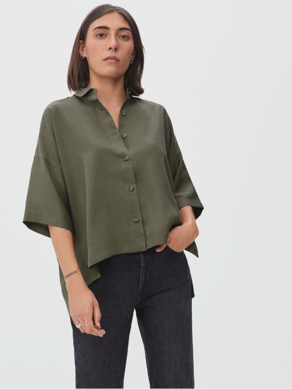 Everlane Olive Drapey Square Short-Sleeve Boxy Button-Down Shirt Small